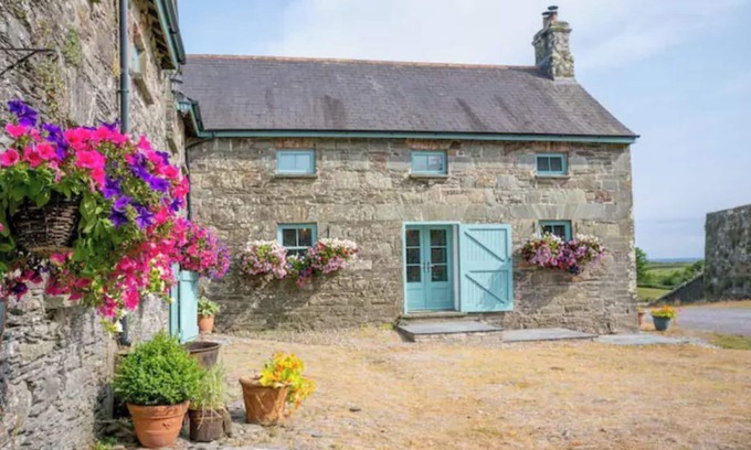 Rosscarbery Cottage | Castle Freke Estate, The Stable Cottage