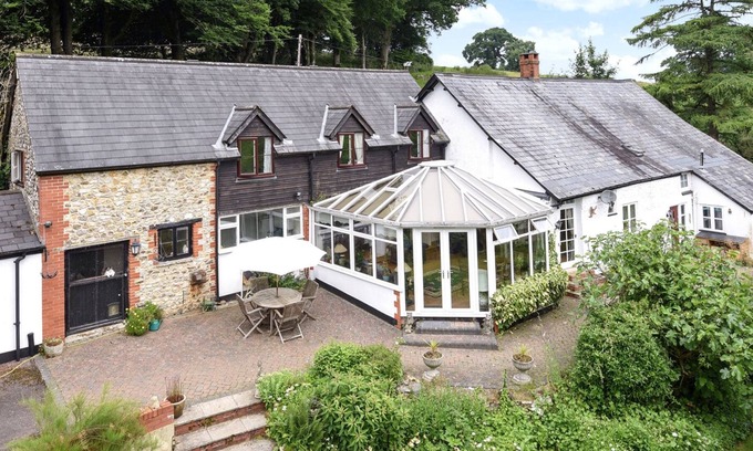 Cullompton Cottage | Castle Hill Farm