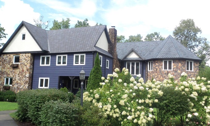 Rineyville House | Castle Hill Haven Estate/family-friendly retreat by Sports Park/KY attractions