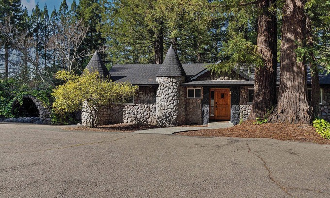 Sebastopol Other | Castle Home w/Vineyard Views, Hot Tub & Pool Table