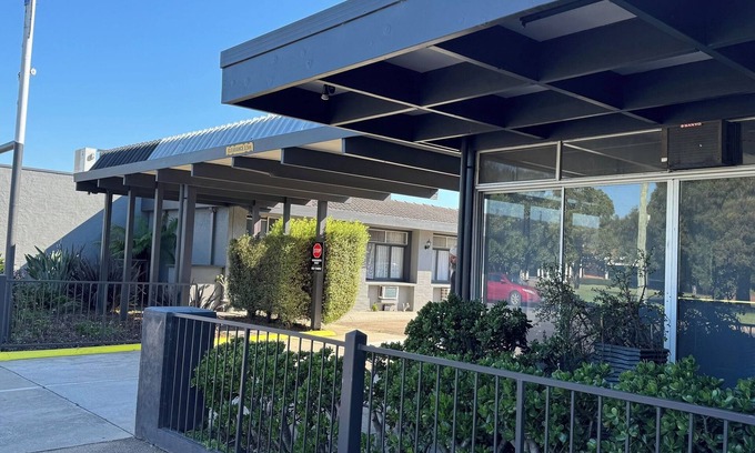 Bairnsdale Hotel | Castle Motel Bairnsdale