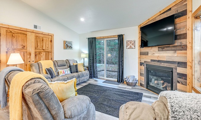 Arkdale Cabin | Castle Rock Lake Cabin: Water & Trail Access!