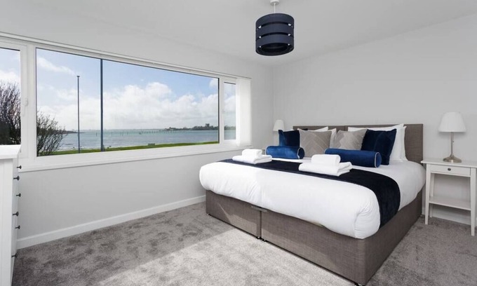 Portsmouth House | Castle View - 2 Bedroom House