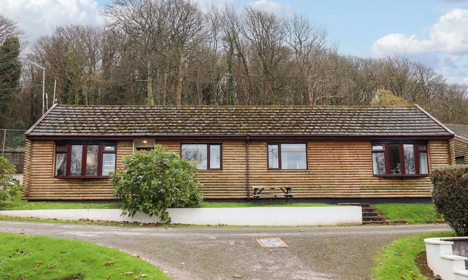 Watermouth Cottage | CASTLE VIEW LODGE, pet friendly, with pool in Ilfracombe