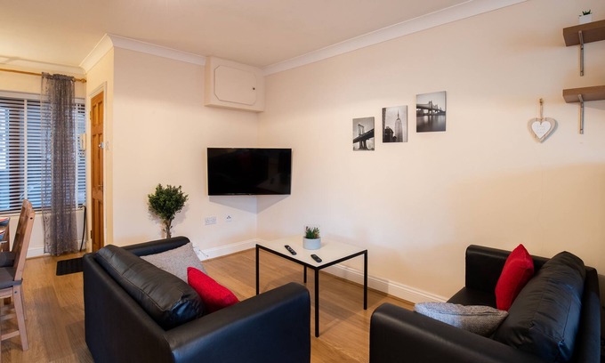 Stansted Apartment | Castle Walk