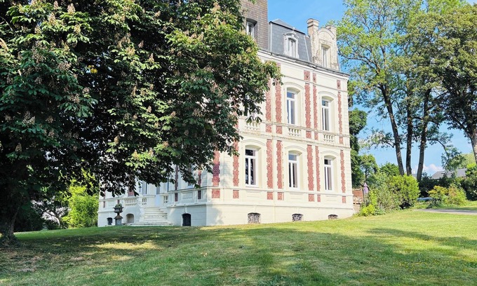 Sains-du-Nord House | Castle with private garden, Jacuzzi, hiking and biking trails for family/friends group