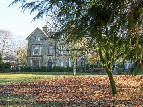 Buxton Apartment | Castleton Suite