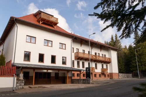 Harghita-Bai House | Castor