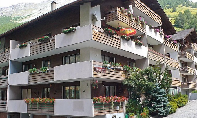 Taesch Apartment | Castor und Pollux by Interhome