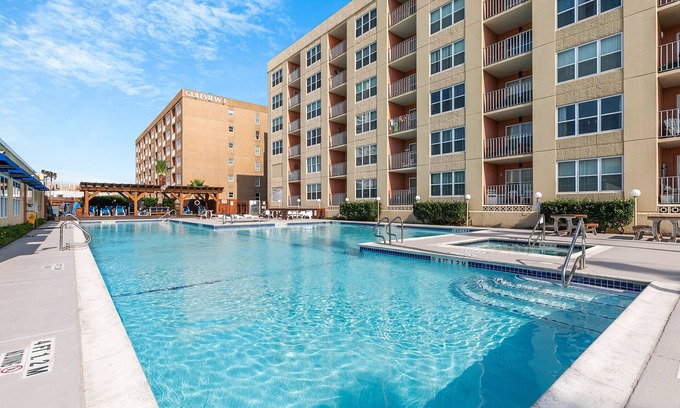 South Padre Island Condo | Casual Affordable Family Condo in the Resort District Close to Beach!