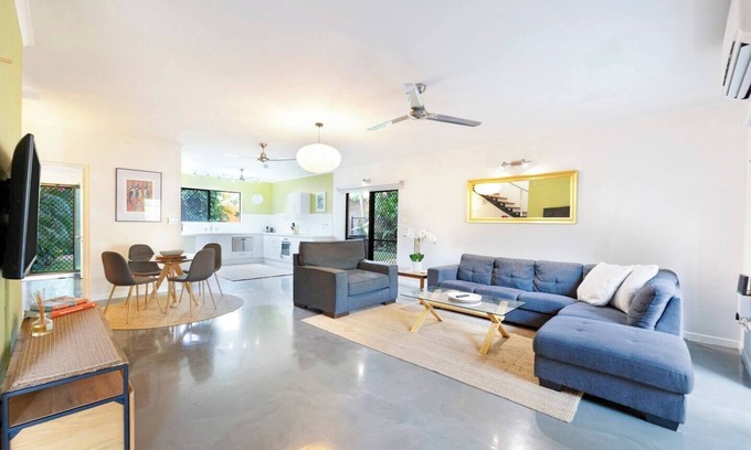 Nightcliff Apartment | Casuarina Cove Foreshore Tropical Escape near CBD