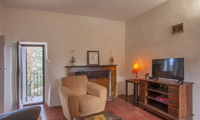 Santo-Pietro-di-Tenda Apartment | Casuccia apartment is located in a typical village house