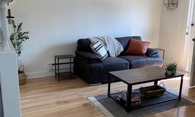 Freemansburg Apartment | Cat-Friendly 2-Bedroom Apartment With WiFi In Charming Freemansburg