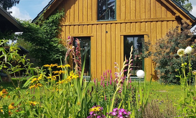 Grube House | Cat lovers welcome! Cosy & modern lake-side house close to Potsdam with Sauna