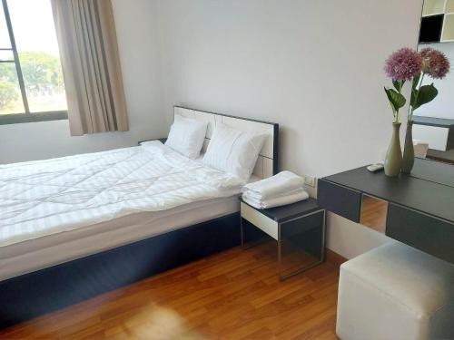 Tha Sala Apartment | Cat Mama Penthouse Vtwin building A