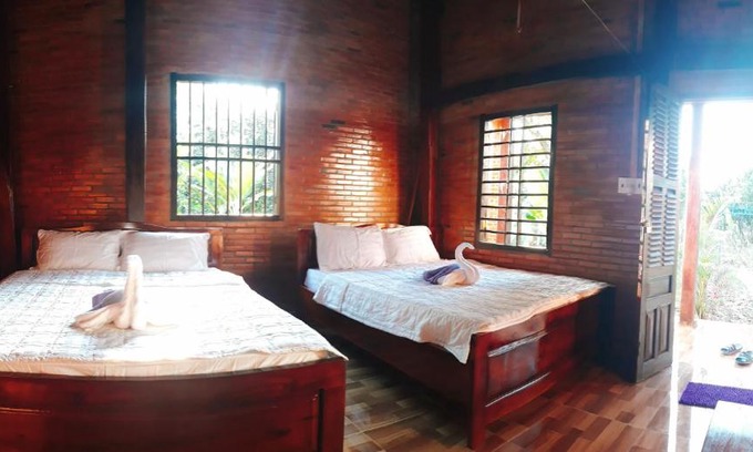 Quan Tom Cabin | Cat Tien Farmer Lodge