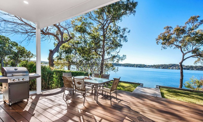 Lake Macquarie City Council House | Catalina Bay - Absolute Lakefront - Private Jetty