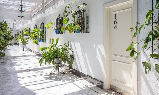 Santa Aurelia-Cantabrico-Atlantico-La Romeria Hotel | Catalonia Híspalis