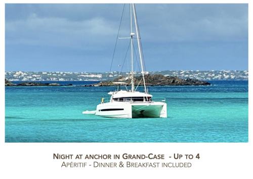 Grand Case Boat Rental | CATAMARAN ZEPHYR NUIT AU MOUILLAGE Diner, nuit et petit-déjeuner inclus
