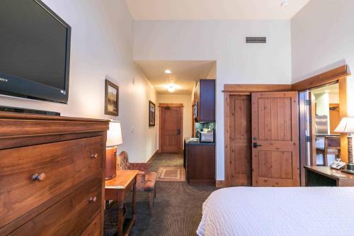 Truckee Apartment | Catamount Lodge 405A by East West Hospitality