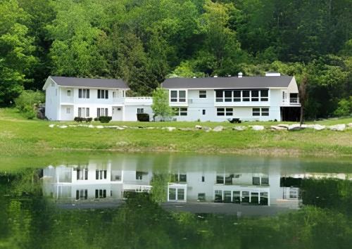 Hillsdale Hotel | Catamount Lodging