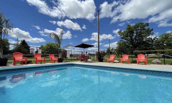 Campbellford Cottage | Catch More Resort