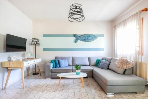 Poros Apartment | Catherine Blue Suites - 4 minutes off the Beach