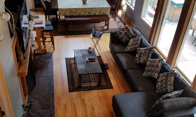 West Kill House | Catskill Mountain Getaway - minutes to Hunter, Windham and Belleayre Skiing