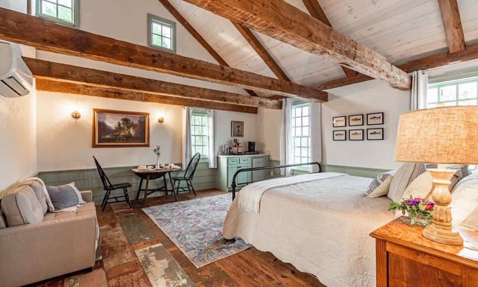 Waco House | Catskill upstairs suite - The Mohawk Valley House