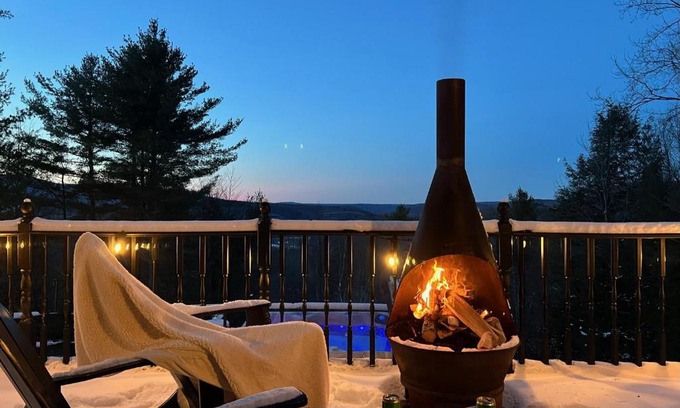 Prattsville Ski Chalet | Catskills Cabin: Hot Tub, Firepit, WFH, Ski, Games