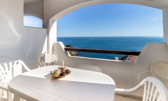 Llanca Apartment | Cau del Llop 76 - Apartment with communal pool