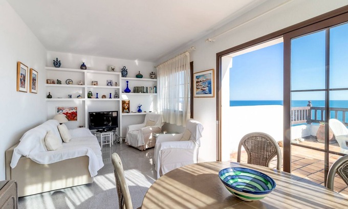 Llanca Apartment | Cau del Llop 77 Apartment with terrace and views