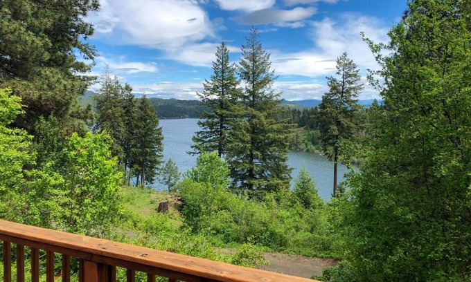 Worley House | Cave Bay Vacation Rental with Game Room!
