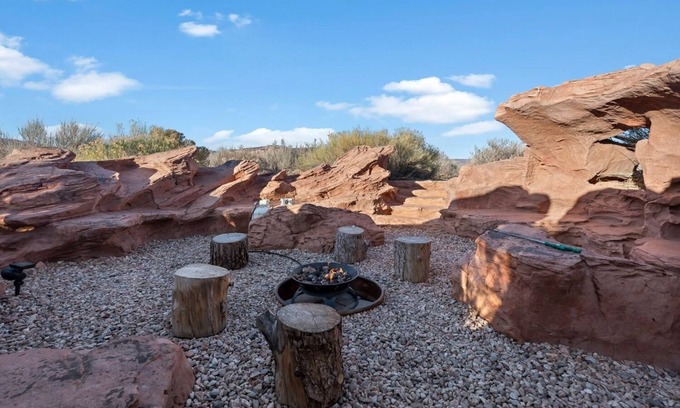 Fredonia Cabin | Cave Dwellers- Zions' Only Hand-sculpted Cave
