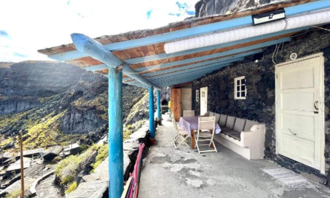 Valverde Ski Chalet | Cave House with Sea Views and BBQ for up to 5 guests Book your Experience