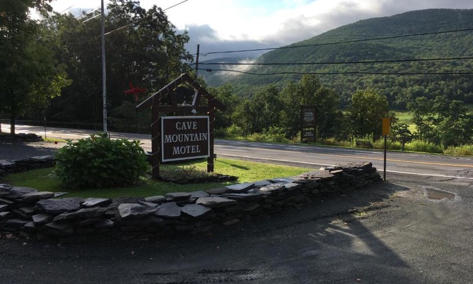 Windham Hotel | Cave Mountain Motel