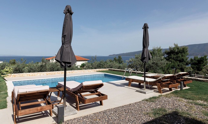 Isthmia House | Cavos Boutique Homes