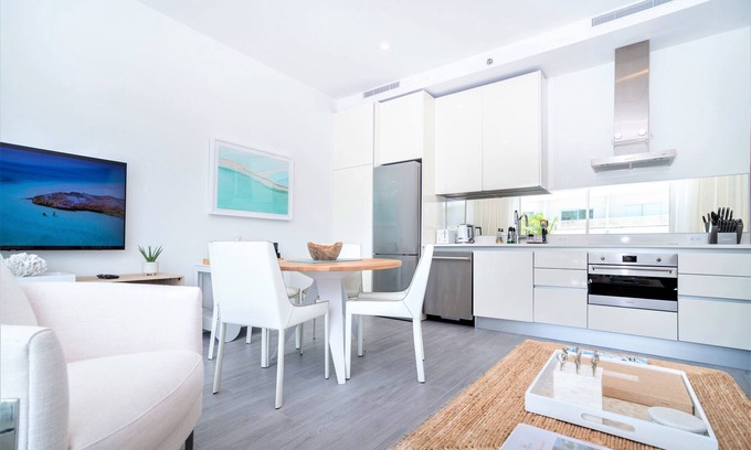 Seven Mile Beach Apartment | Cayman Luxury Rentals at The Grove