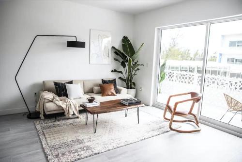 Seven Mile Beach Apartment | Cayman Luxury Rentals at The Grove