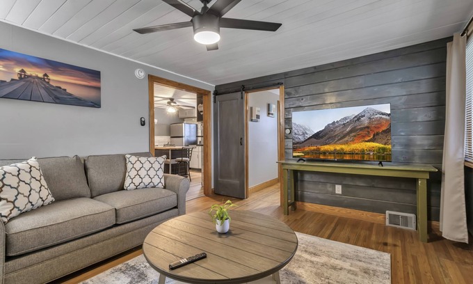 Cheektowaga Apartment | Cayuga Creek Pad