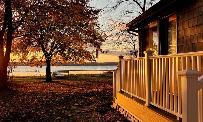 Town of Ledyard House | CAYUGA LAKE LIVING WITH SUNSETS IN VILLAGE OF AURORA