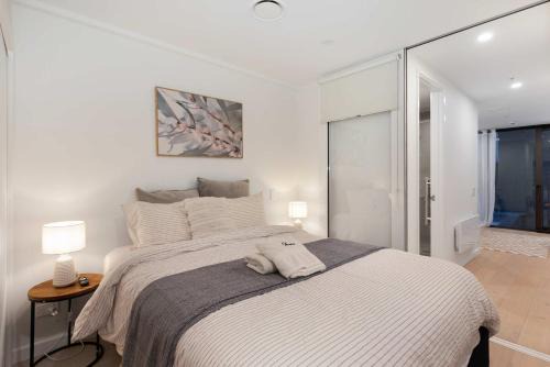 Te Aro Apartment | CBD 1BR - Modern Stay with Pool & Gym in Wellington