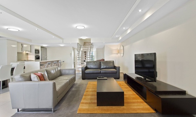 Rockhampton House | CBD Luxury Accommodation