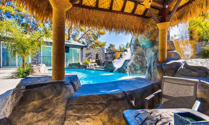 Spring Valley House | CC Upgraded 9BD/8BA Villa Near Vegas Strip-3.6mi