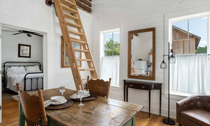 Driftwood Cabin | Cedar Break - Family Cabin B - ADA Accessible