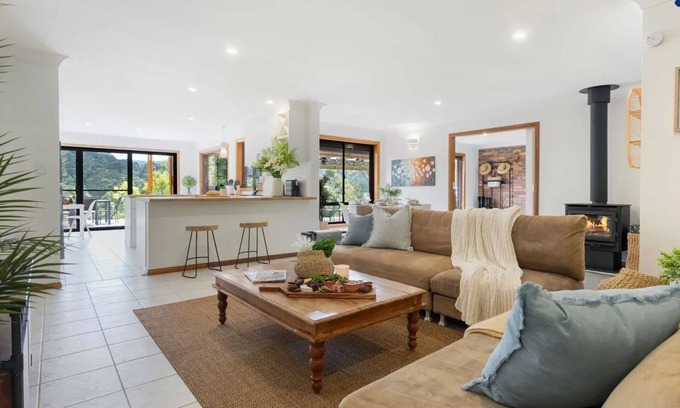 Broughton Village House | Cedar Corner – Stay 3, Pay 2!
