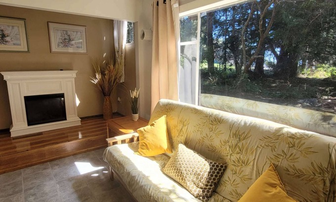 Powell River Cabin | Cedar Cottage 2 Bedroom Near Lund