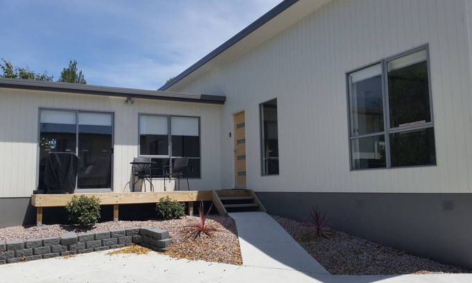 Blackmans Bay House | Cedar Cottages Blackmans Bay - Country suite