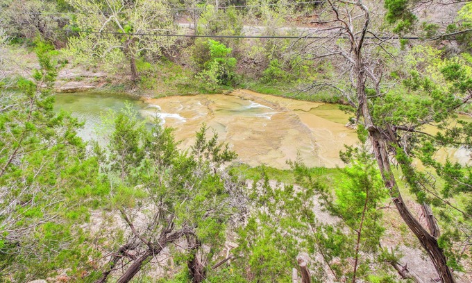 Davis Apartment | 'Cedar Falls Cabin 3' Next to Turner Falls Park