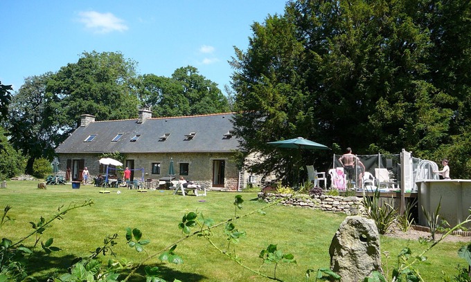 Guern Cottage | Cedar, Les Verts Paturages.